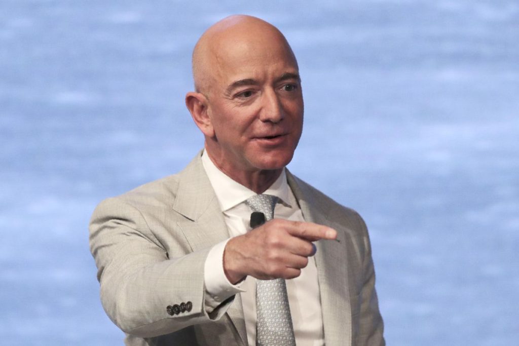 The Success story of Amazon – How Jeff Bezos Started his journey - MediaRay