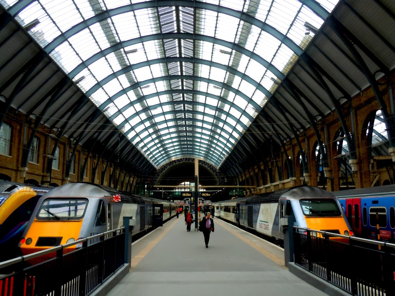10-of-the-world-s-most-stunning-train-stations-mediaray